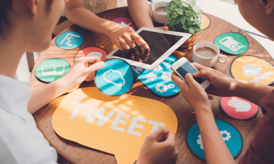 increase website traffic using social media